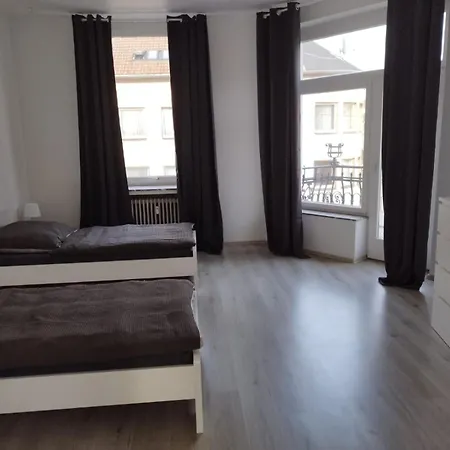 Super 6- Bett Monteurswohnung Apartamento *